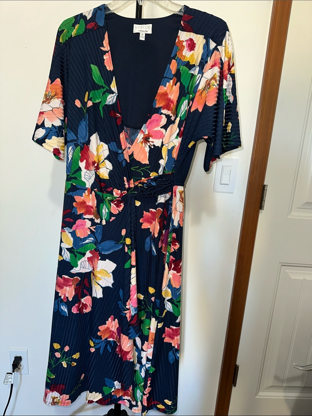 Signature by Robbie Bee Navy Multicolor Floral Wrap Midi Dress size M